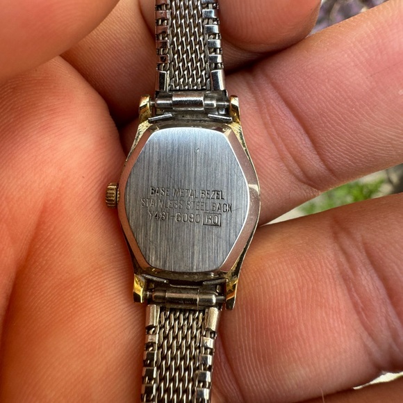 Vtg Lorus Teardrop Gold Tone Quartz Cocktail Watch - Picture 8 of 9